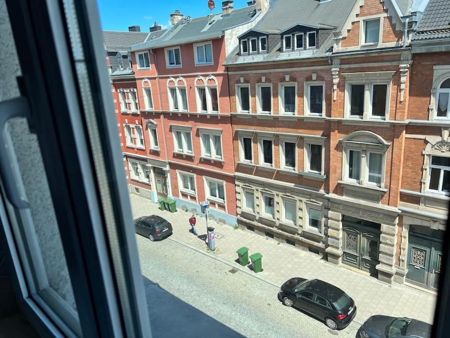 Schoenes City-Apartment Im Zentrum Mit Balkon Hof  Exterior photo
